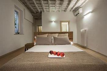 Sangallo - Residenze Romanae * Roma