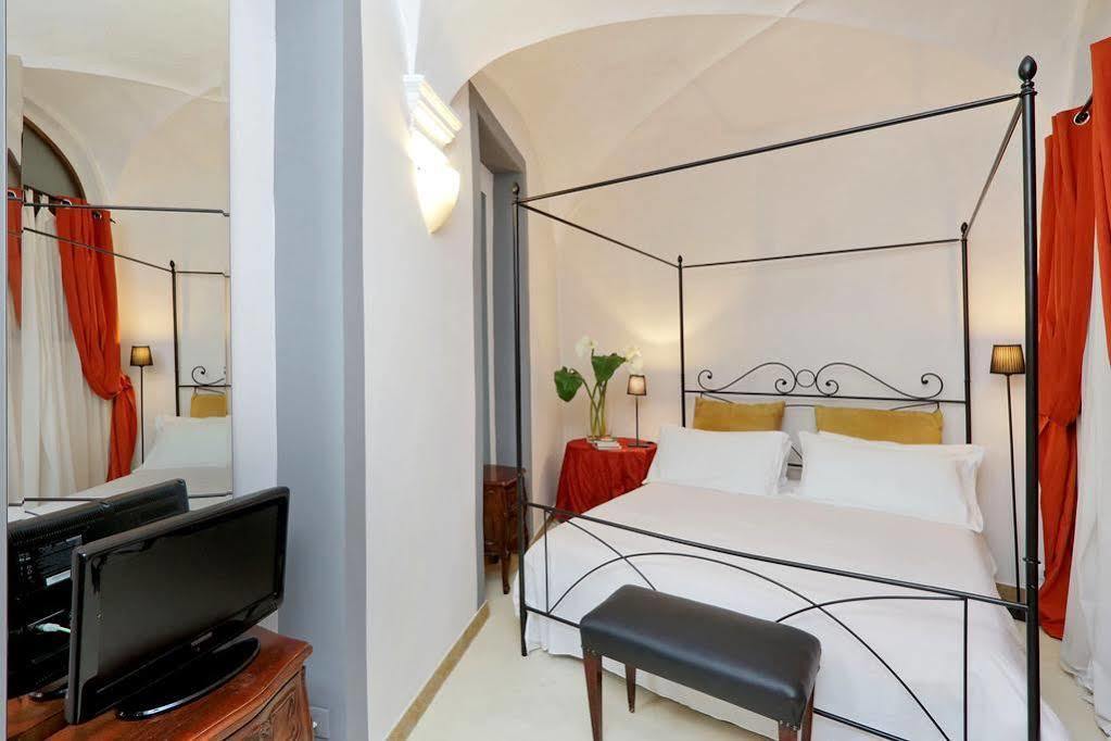 Sangallo - Residenze Romanae * Rome